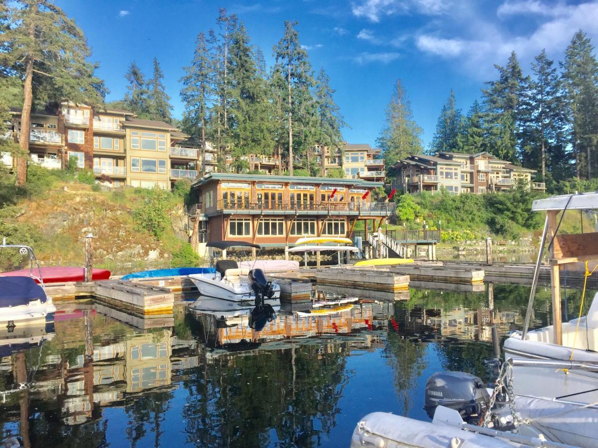 Painted Boat Resort Spa And Marina Madeira Park Экстерьер фото