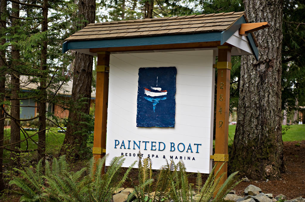 Painted Boat Resort Spa And Marina Madeira Park Экстерьер фото