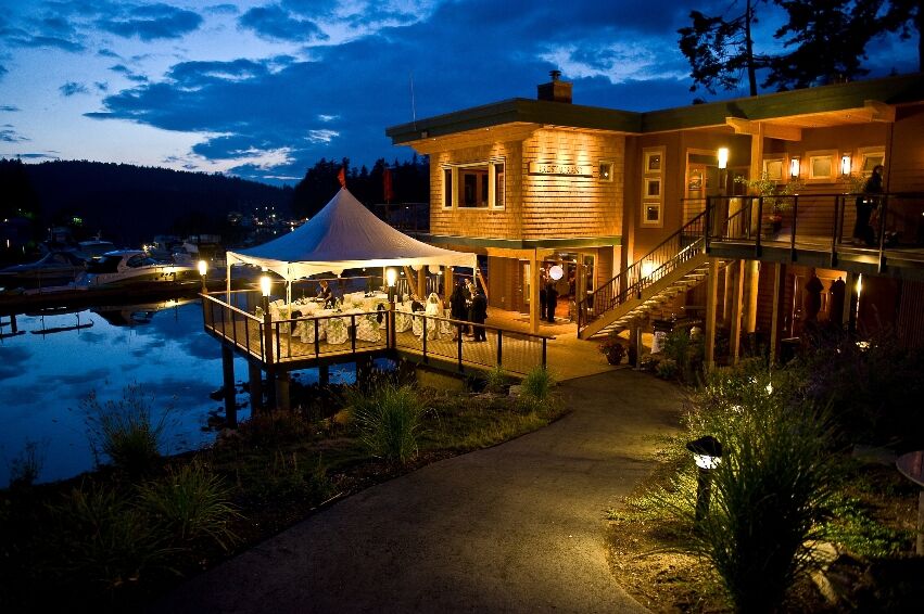 Painted Boat Resort Spa And Marina Madeira Park Экстерьер фото